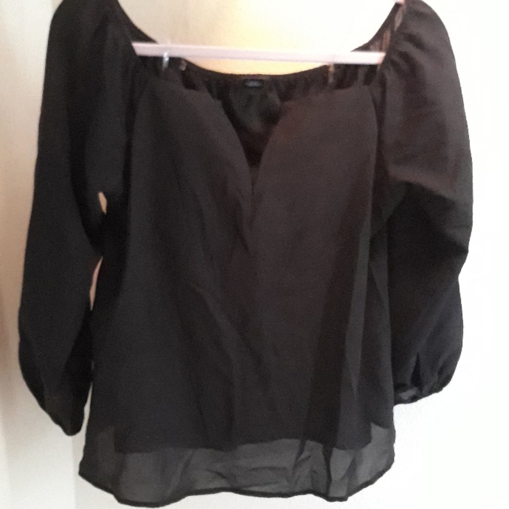 Off the shoulder blouse vneck